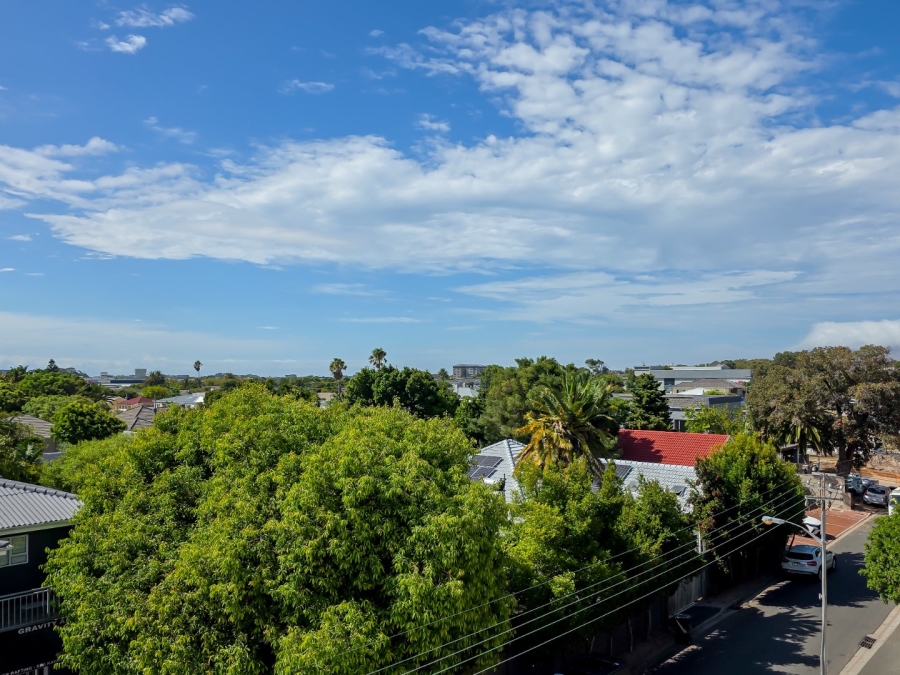 2 Bedroom Property for Sale in Claremont Western Cape